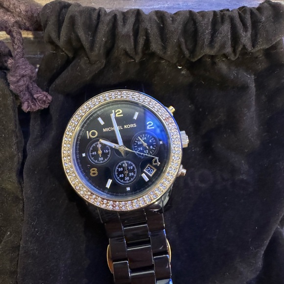 Michael Kors MK5270 Runway Women's Watch Black Ceramic Chronograph Crystal EUC - Picture 5 of 7